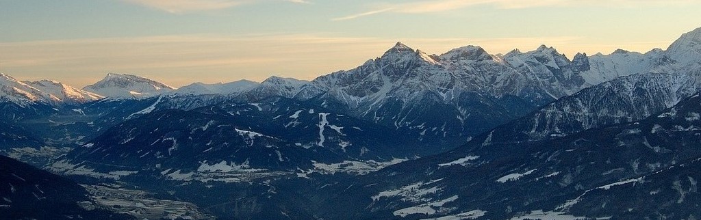 Bergpanorama Stubai- und Brennertal